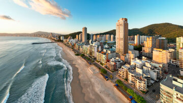 Imóveis de luxo à beira-mar em Balneário Camboriú e Itapema