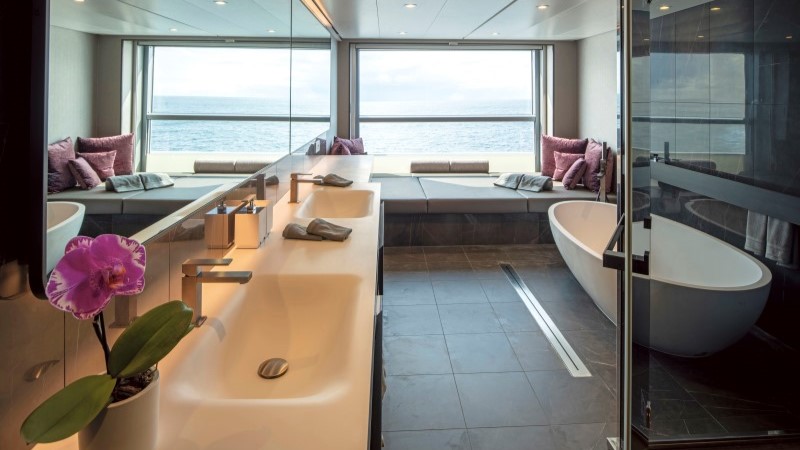 suíte de luxo Owner’s Penthouse Scenic Eclipse banheiro