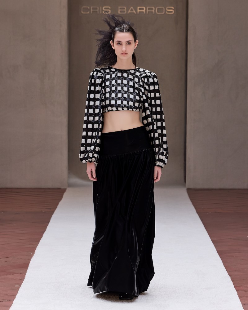 Looks da coleção Grazie de Cris Barros com inspiração em Milão e silhuetas elegantes