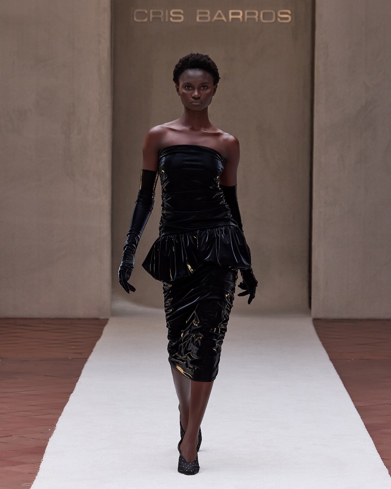 Fashion show em São Paulo com coleção inspirada em vivências italianas e identidade sofisticada