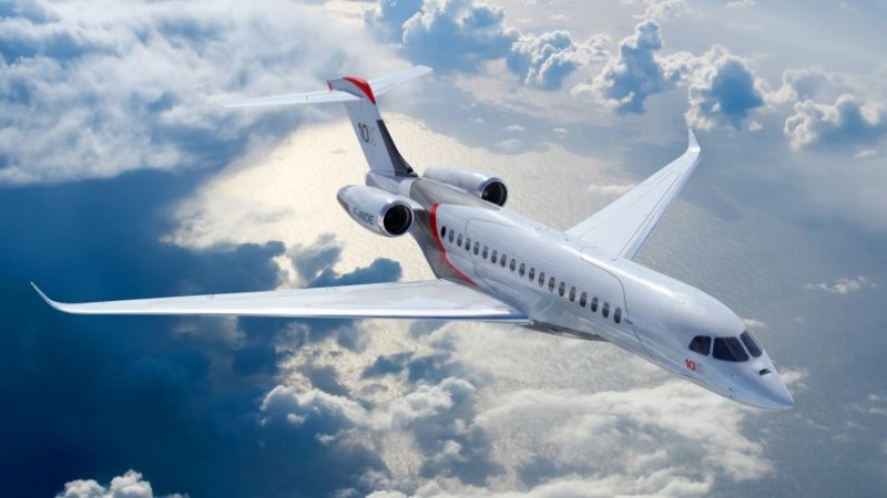 Falcon 10X em voo de longo alcance com design aerodinâmico avançado