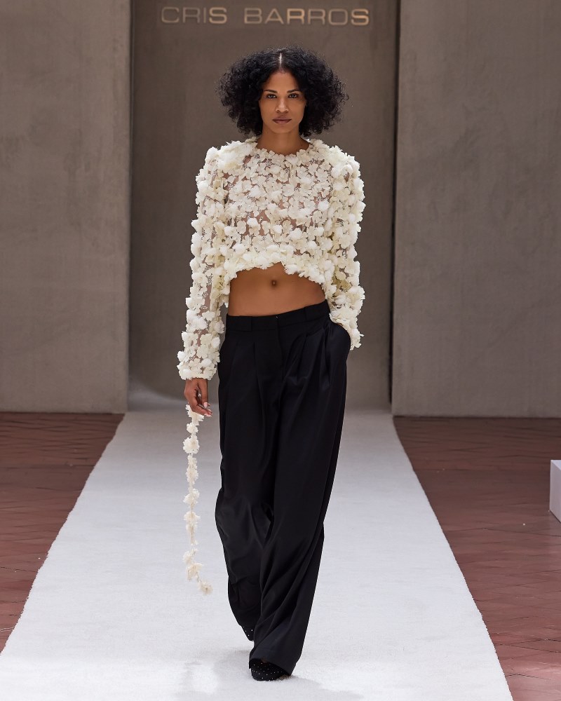 Looks da coleção Grazie de Cris Barros com inspiração em Milão e silhuetas elegantes