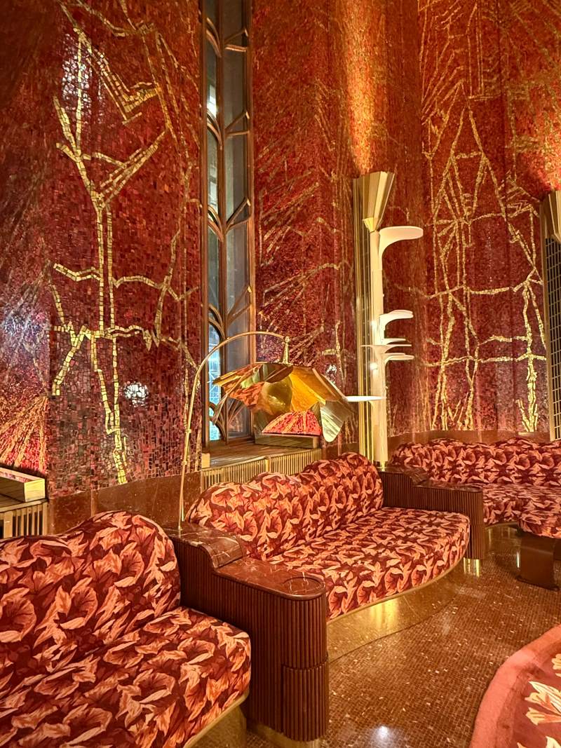 loja de luxo com curadoria e jornada do cliente diferenciada