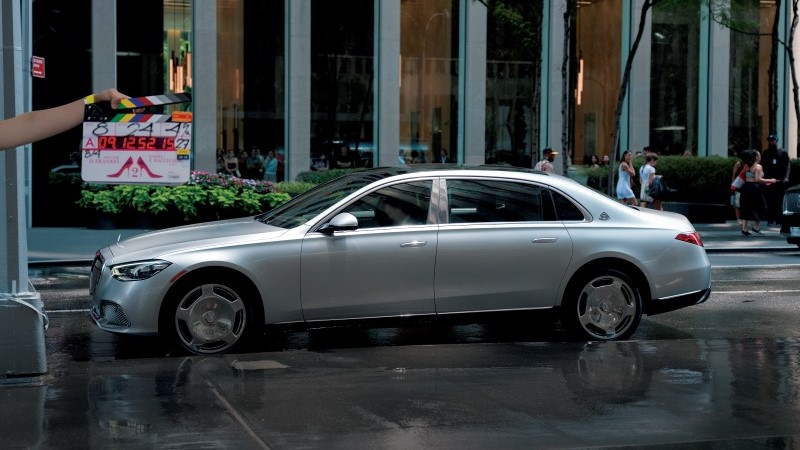  Mercedes Maybach lateral design sofisticado carro de luxo premium