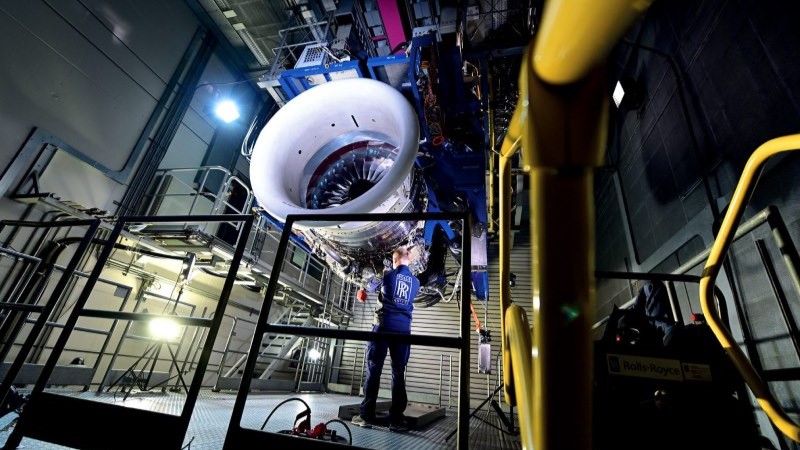 motor Rolls-Royce Pearl 10X instalado no Falcon 10X