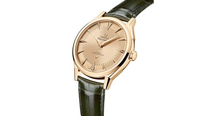 Vista do fundo transparente em safira do Omega Constellation Observatory Moonshine Gold