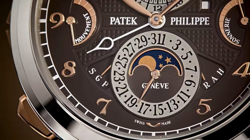 Mostrador marrom opalino do Patek Philippe 6300 com guilhochê