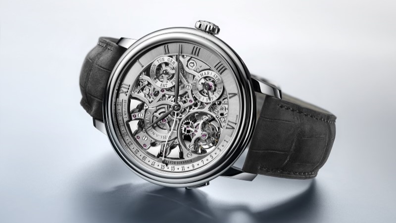 Relógio de alta complexidade com acabamento artesanal suíço