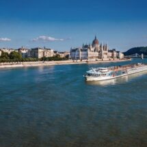 Navio da AmaWaterways em roteiro de cruzeiro fluvial de luxo na Europa