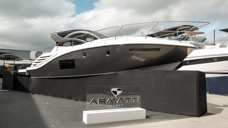Iate da Armatti Yachts apresentado no Catarina Aviation Show