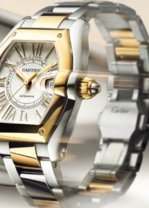 Cartier Roadster em ouro amarelo e aço com design inspirado no universo automobilístico