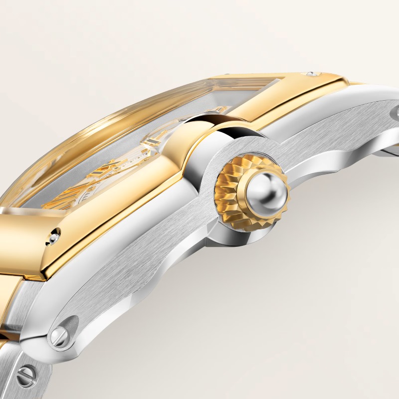 Perfil lateral do Cartier Roadster destacando a coroa