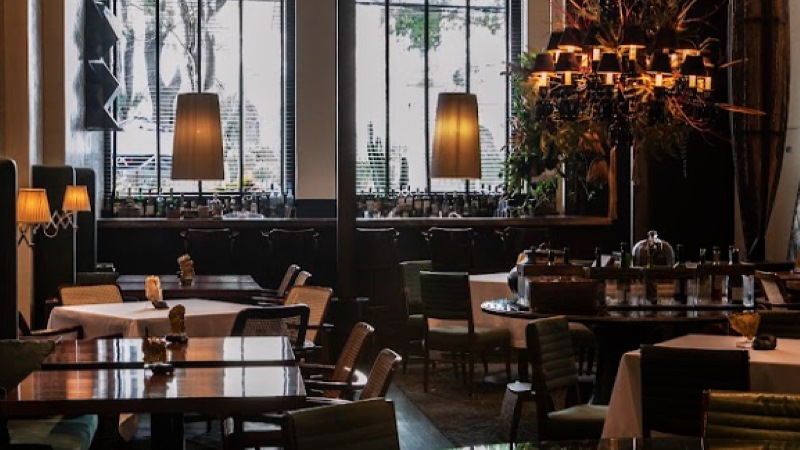 Ambiente do restaurante D.O.M., comandado pelo chef Alex Atala, referência da gastronomia brasileira