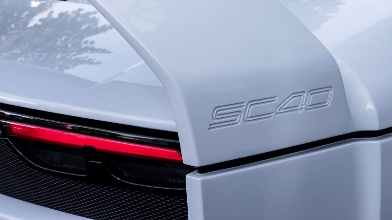  Identidade visual Ferrari SC40 em modelo one-off exclusivo