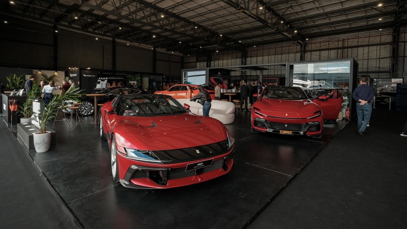 Ferrari exposta durante o Catarina Aviation Show 2026