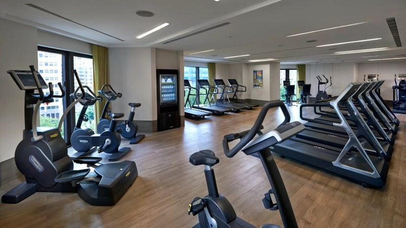 Centro de fitness do Mandarin Oriental Taipei com equipamentos de última geração