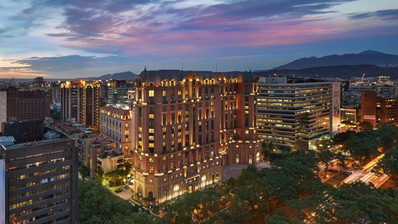Mandarin Oriental Taipei, hotel de luxo em Taipei com arquitetura icônica inspirada no estilo europeu