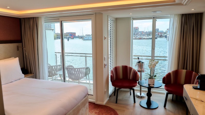 Suíte de luxo com vista para rio em cruzeiro fluvial AmaWaterways