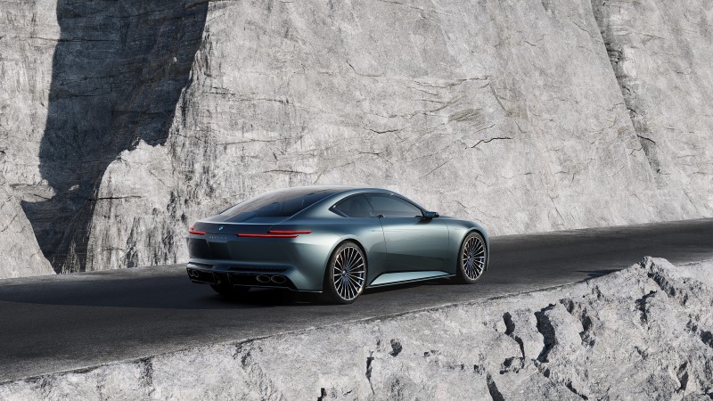 Vision BMW ALPINA em movimento com destaque para a traseira e perfil dinâmico
