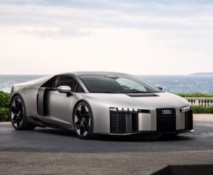 Audi Nuvolari 1 supercarro híbrido de luxo apresentado pela Audi com design frontal em perspectiva e tecnologia inspirada na Fórmula 1