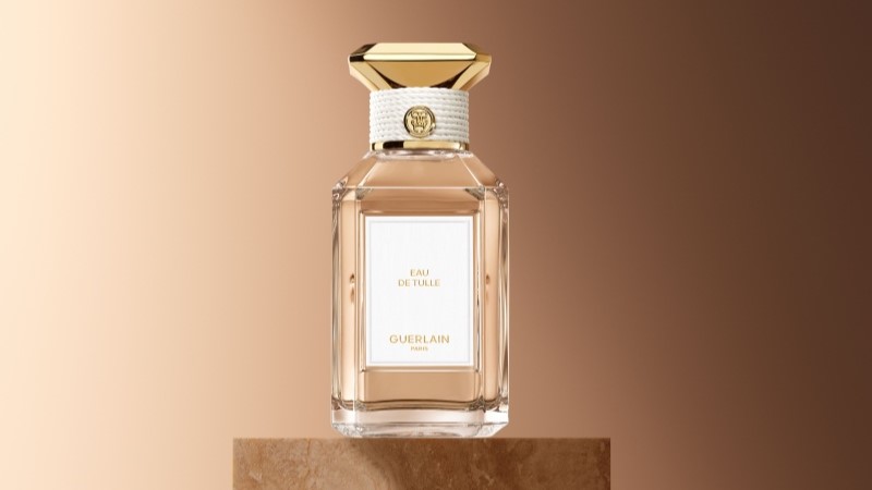 Perfume de luxo Guerlain Eau de tulle inspirado nos casamentos com flor de laranjeira e musk branco