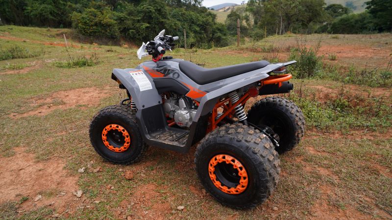 Kayo A125 com injeção eletrônica Bosch voltado para jovens pilotos em evolução no off road