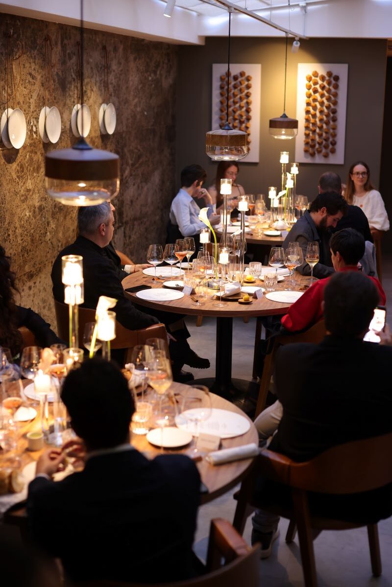 Espaço preparado para apresentação do champagne de prestígio Collection Impériale Création Nº 1