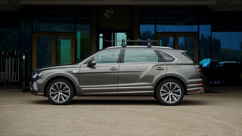 Perfil lateral do Bentley Bentayga EWB Chalet Edition desenvolvido para clientes de alto padrão