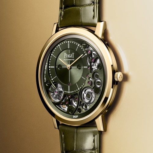 Close extremo do relógio Piaget Altiplano ouro amarelo ultrafino automático destacando detalhes de acabamento de luxo