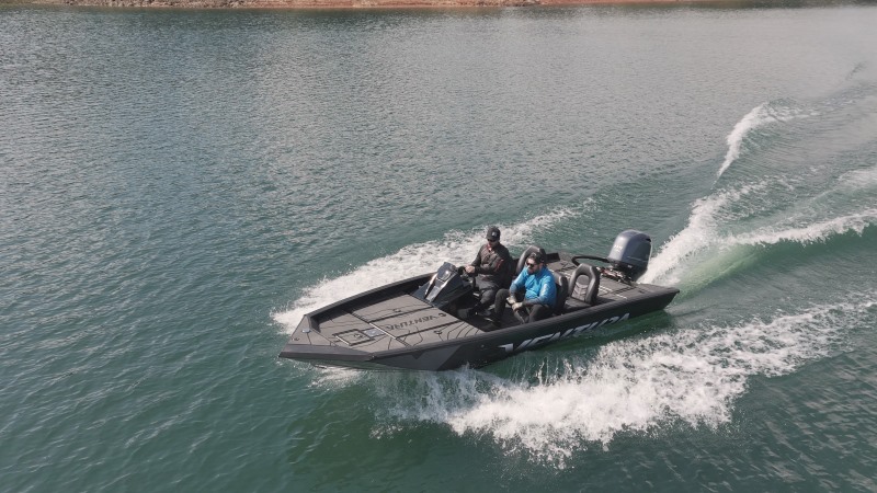 Sportman Pro 19 da Ventura em navegação para pesca esportiva com casco em alumínio e alta estabilidade