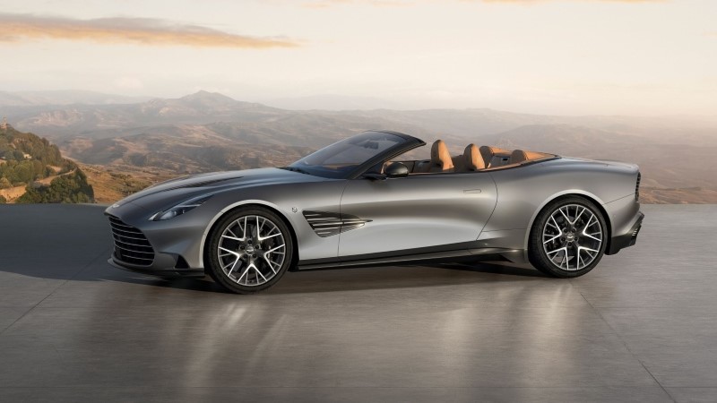 Perfil lateral do Aston Martin Vanquish 25 anos conversível