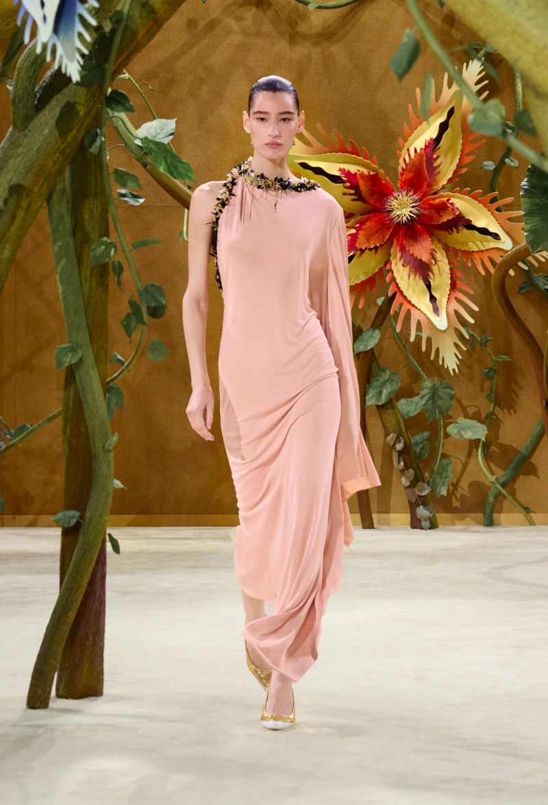 Chanel Alta Costura 2026 durante desfile apresentado por Matthieu Blazy em Paris