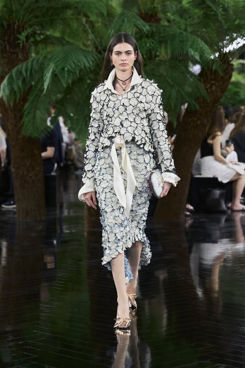 Criação Dior apresentada durante o desfile Haute Couture Outono Inverno 2026 2027 em Paris