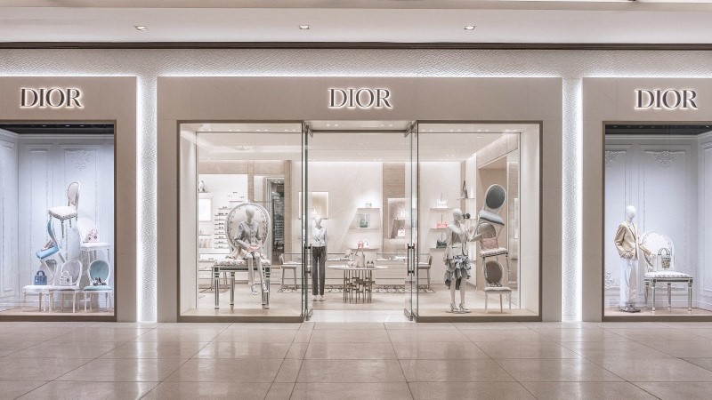 Fachada da Dior Shopping Cidade Jardim durante a inauguração da maior loja da marca no Brasil
