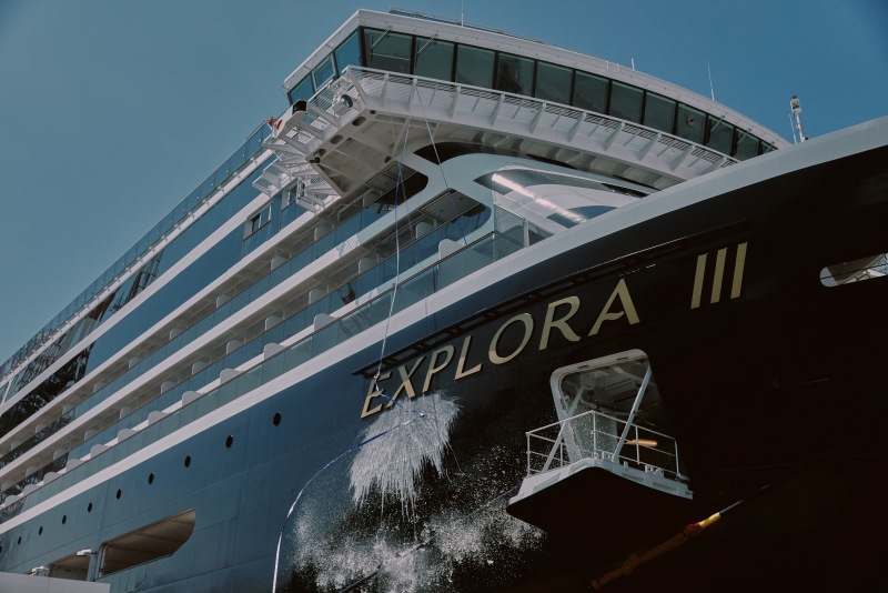 Batismo do EXPLORA III durante cerimônia de entrega do navio de luxo da Explora Journeys