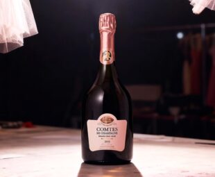Comtes de Champagne Rosé da Maison Taittinger símbolo dos grandes champagnes de prestígio franceses