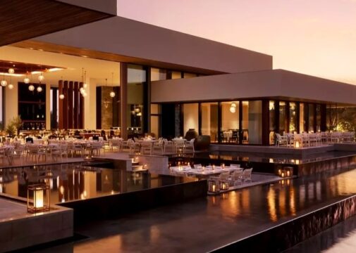 Milos Atlantis The Royal Dubai restaurante de luxo com piscina e vista no pôr do sol