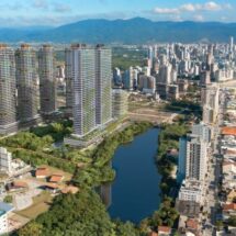 Lagom Perequê em Porto Belo com torres, mar, montanhas e áreas verdes