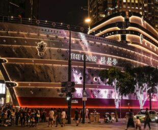 Louis Vuitton em Xangai em espaço identificado como De Louis