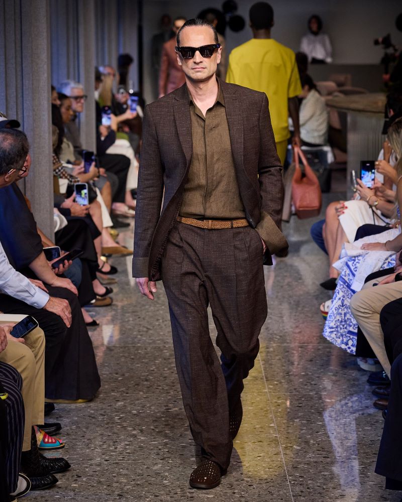 Look de alfaiataria da Ricardo Almeida apresentado durante o desfile