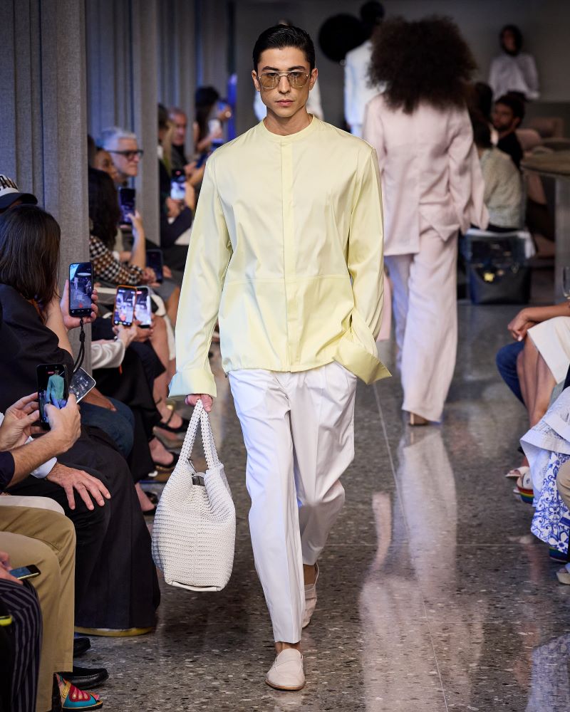 Produção da linha RA2 apresentada em desfile de moda