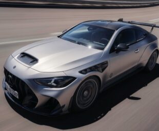 Mercedes-AMG CLE 646 Spezialanfertigung em alta velocidade em pista de testes