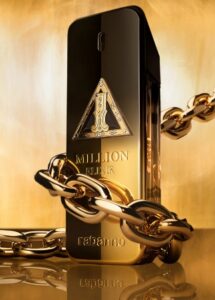 Rabanne 1 Million Night Elixir com corrente dourada ao redor do frasco