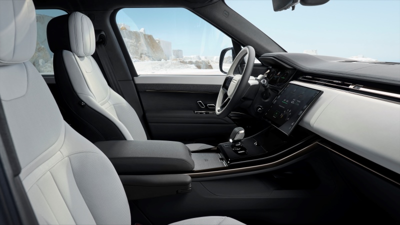 Interior do Range Rover Sport Electric com bancos painel e console