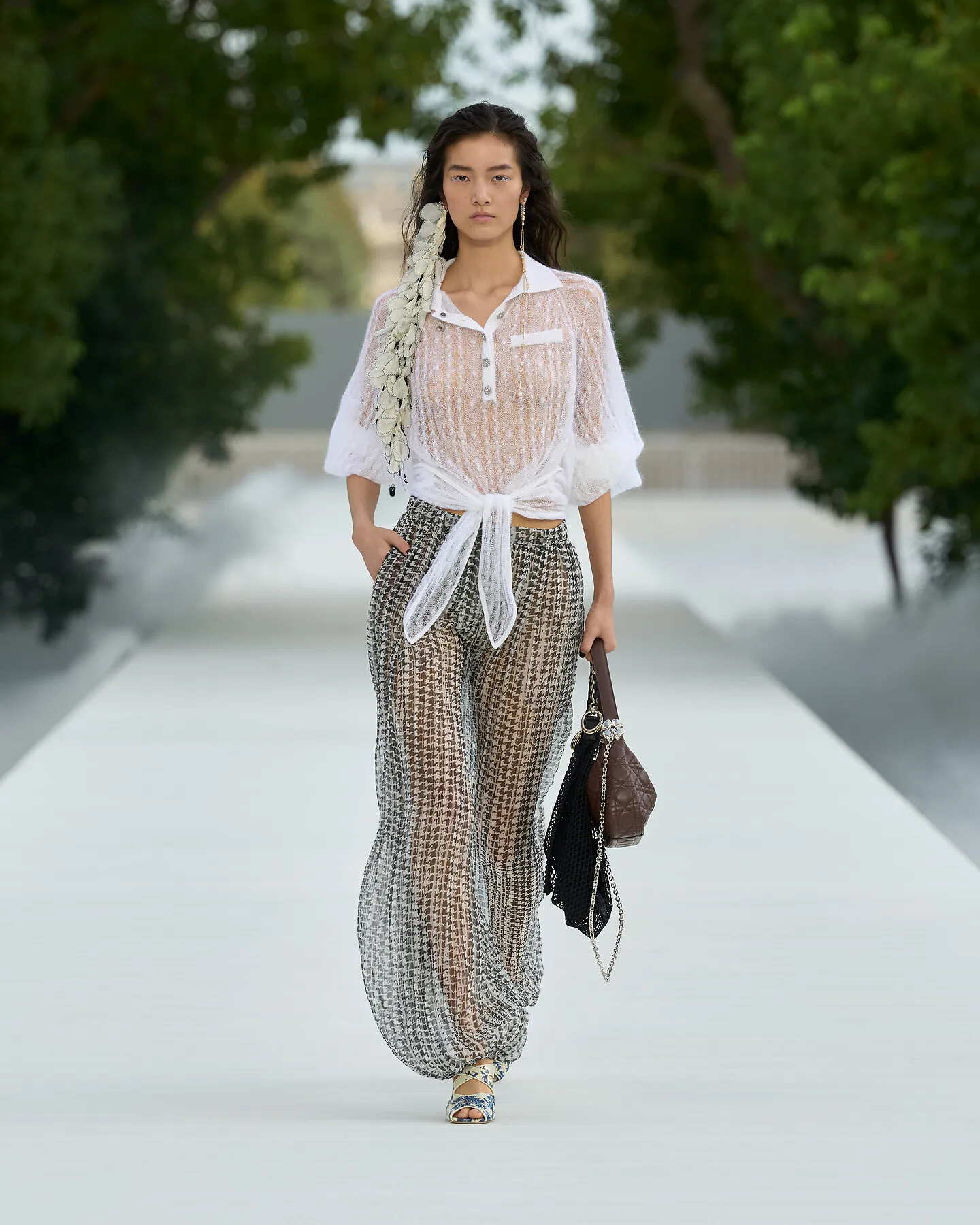 Look da coleção Dior apresentada em Paris