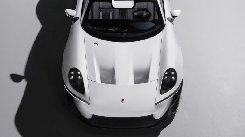 Vista superior do Porsche Mission S, com o capô e parte do para-brisa