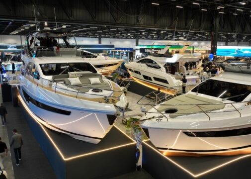 Vista aérea dos iates expostos no São Paulo Boat Show 2026