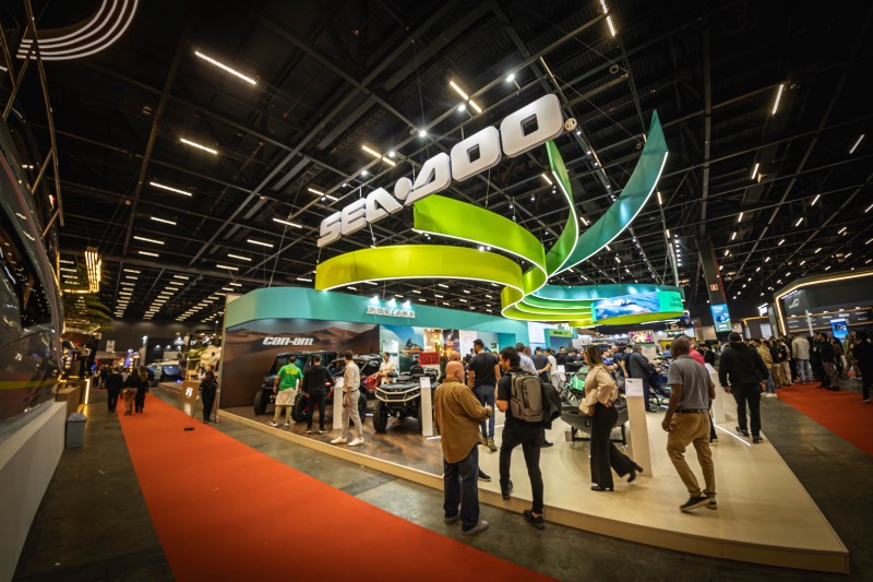 Vista em ângulo do estande da Sea-Doo no São Paulo Boat Show 2026