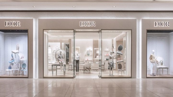 Fachada da Dior Shopping Cidade Jardim durante a inauguração da maior loja da marca no Brasil