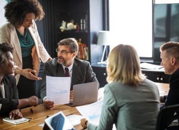 sucessao-empresarial-familiar-governanca-corporativa-negocios-800x450